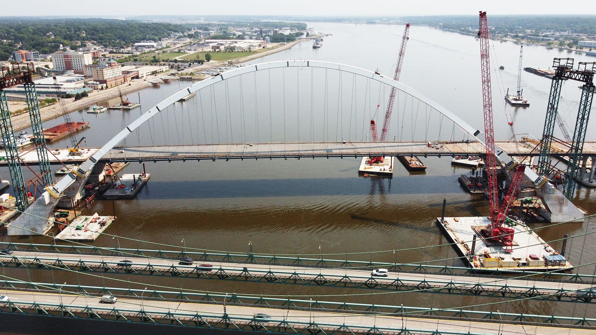 082520-qc-nws-bridge-006